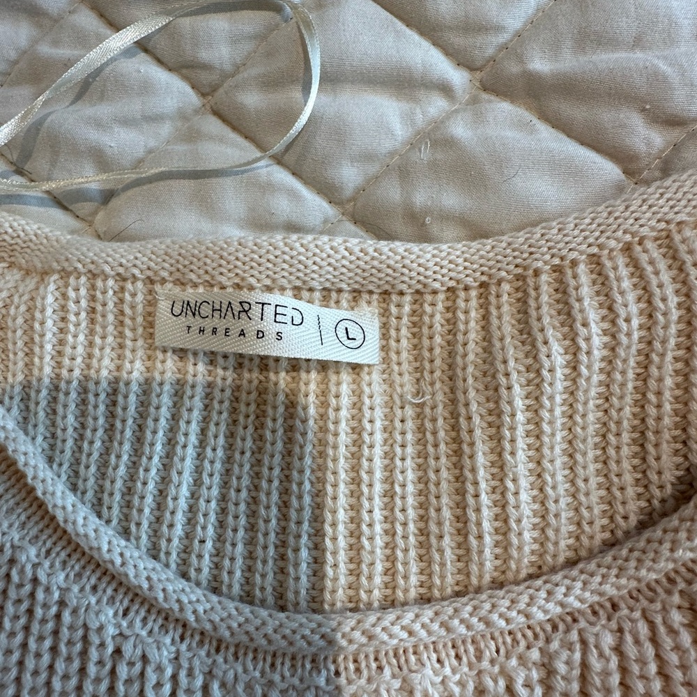 Sweater with crocheted sleeves - Picture 3 of 4